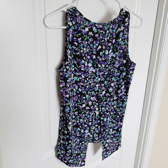 NWT Express Split-Back Ditsy Floral Tank - Picture 6 of 10